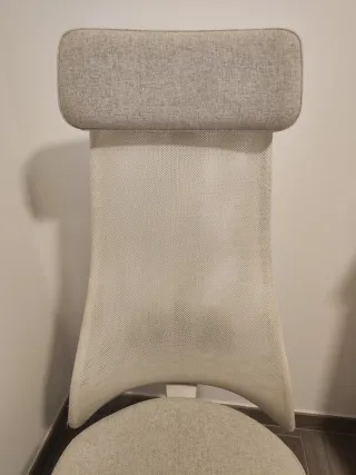 Silla de oficina ergonómica beige