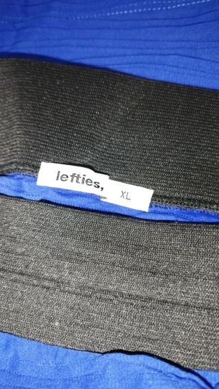 Falda azul cobalto con banda negra