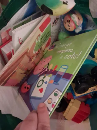 Pizarra infantil con bolsa de juguetes