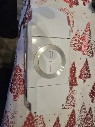 Sony PSP 3000 Blanca Con 2 juegos