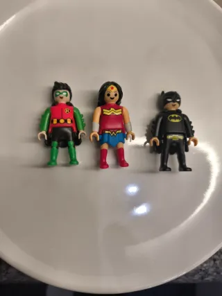 N°28 Playmobil Batman, Robin y Wonder Woman DC Kin