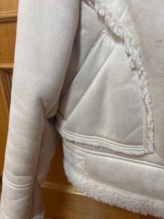 Cazadora doble faz Bershka beige