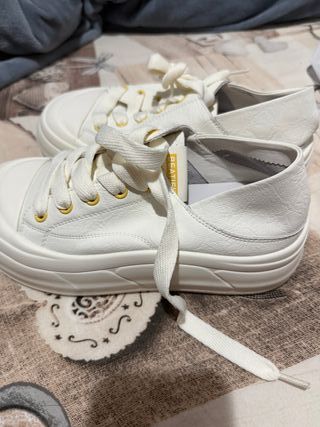 Zapatos de piel de vaca blancos mujer