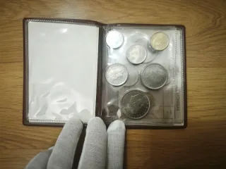 Cartera de monedas Mundiales-82