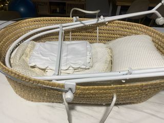 Moisés / Minicuna de mimbre