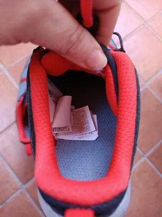 Scarpe trekking grigie e rosse taglia 38