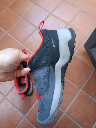 Scarpe trekking grigie e rosse taglia 38