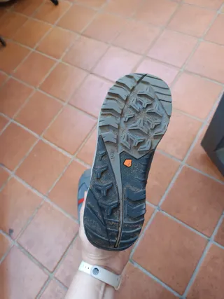 Scarpe trekking grigie e rosse taglia 38