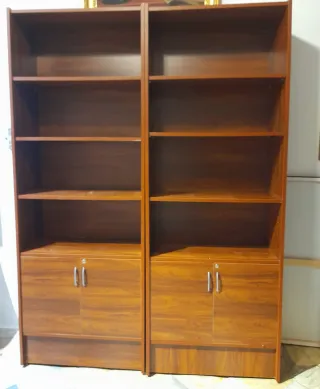 Escritorio de madera con cajones,2 estantería otro