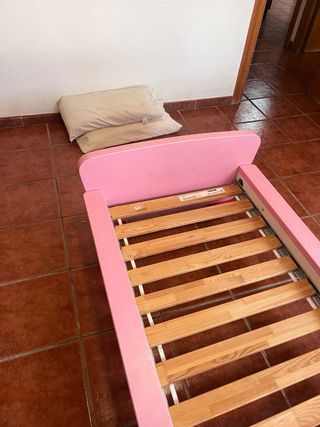 Cama infantil rosa IKEA