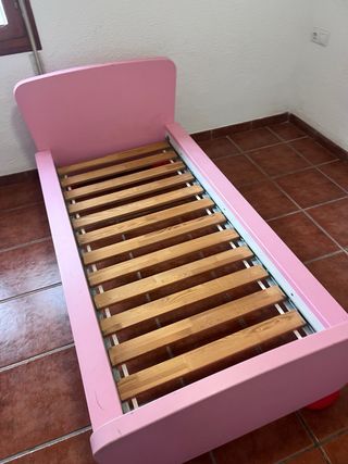 Cama infantil rosa IKEA