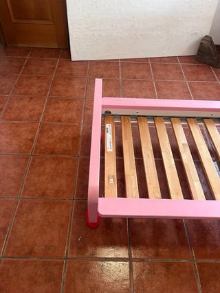Cama infantil rosa IKEA