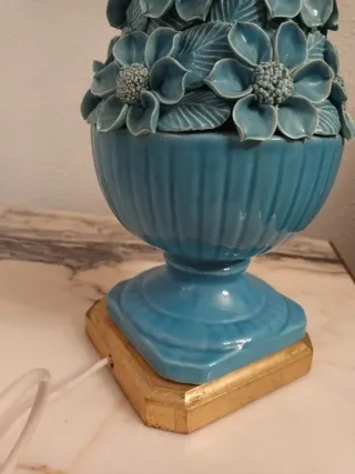 Lámpara Cerámica Manises azul Flores base pan oro