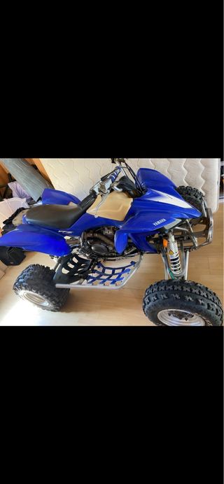 Se cambia por 4x4 Yamaha YFZ 450 Quad Azul