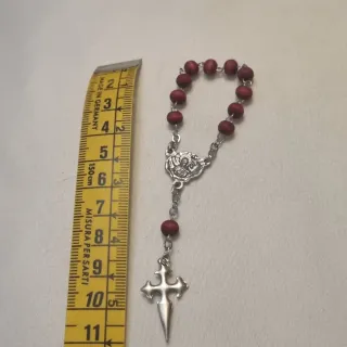 Lote religioso: rosarios y llaveros