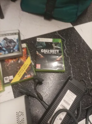 Xbox 360 + 2 Mandos + 5 Juegos