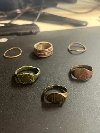 Lotto 5 anelli antichi