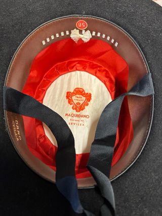 Antiguo sombrero Maquedano negro