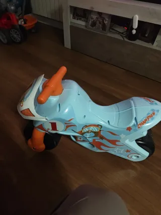 Moto correpasillos infantil azul