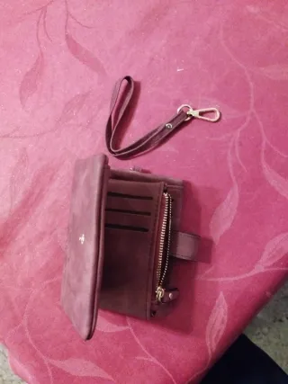 Cartera Marian con flores.