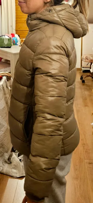 Piumino Zara beige scuro taglia S