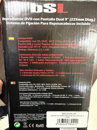 Sistema multimedia con dos pantallas para el coche