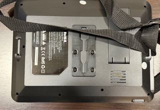 Sistema multimedia con dos pantallas para el coche