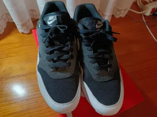 Nike Air Max 1 Negro/Gris