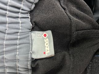 Pantalón deportivo gris oscuro