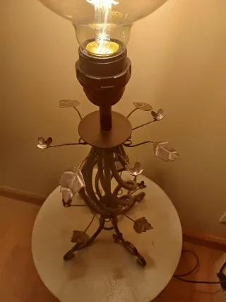 Lámpara de mesa metal