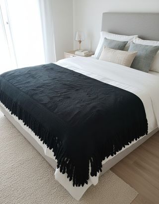 Toquilla-Chal de lana negra