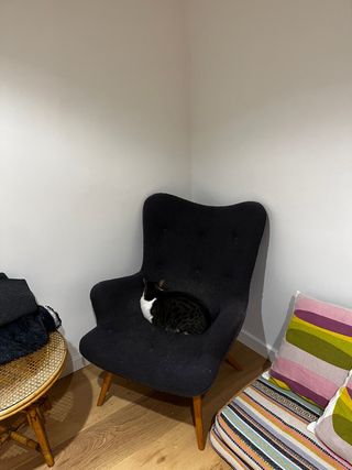 Sillón de tela negro
