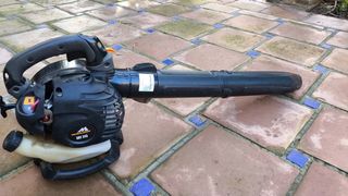 Cortacésped Oleo-mac C44PK.