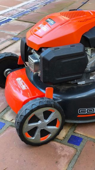 Cortacésped Oleo-mac C44PK.