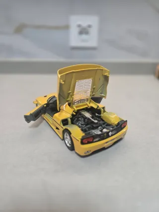 Ferrari F50 Hard-Top año 1995 Bburago escala 1/24