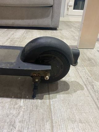 Patinete Eléctrico + Cargador + Casco