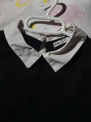 Vestido negro cuello blanco