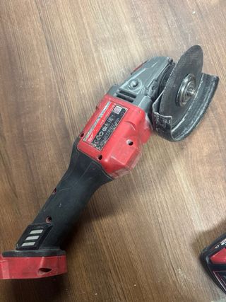 Amoladora Milwaukee M18 + Batería