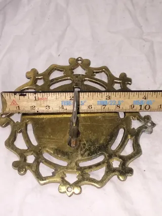 Antigua cerradura de metal ornamental