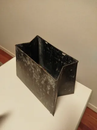 Maceta metálica negra/marrón