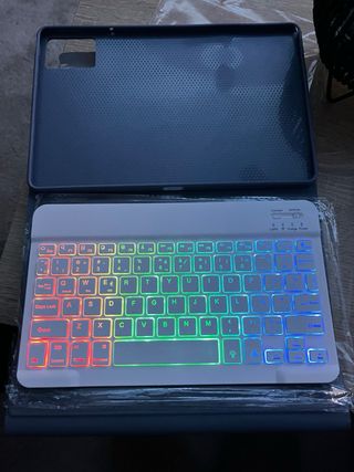 Funda + Teclado Bluetooth iPad 11 2024/2025 WB