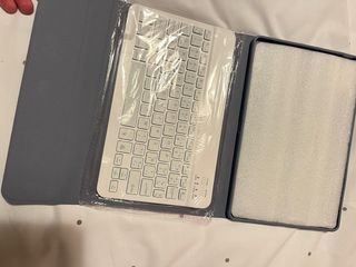 Funda + Teclado Bluetooth iPad 11 2024/2025 WB