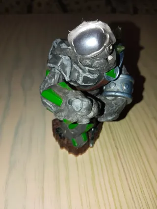 Crusher Figura de Skylanders Giants