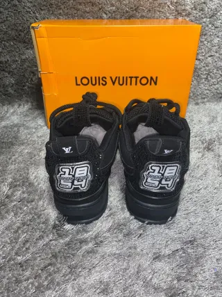 Scarpe nere Louis Vuitton