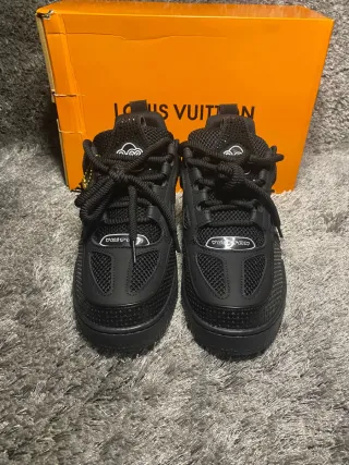 Scarpe nere Louis Vuitton