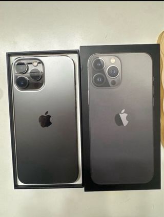 iPhone 13 Pro Max + fundas, cargador y auriculares