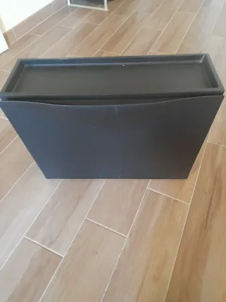 Scarpiera da muro nera