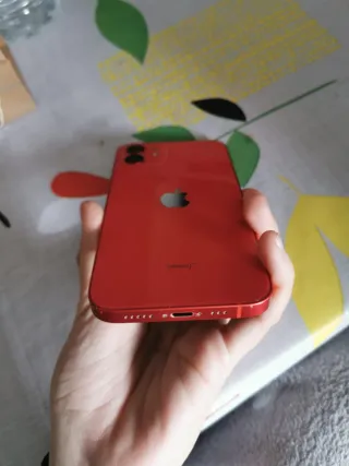 iPhone 12 Rojo