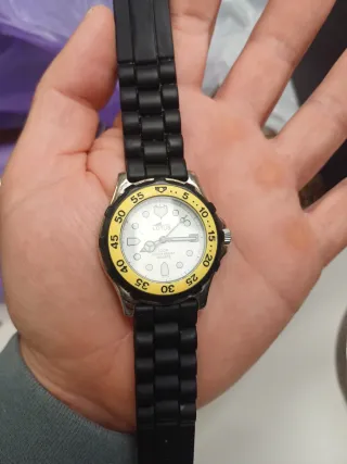 Reloj Lotus 100m Negro y Amarillo