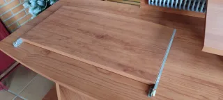 Escritorio de madera moderno